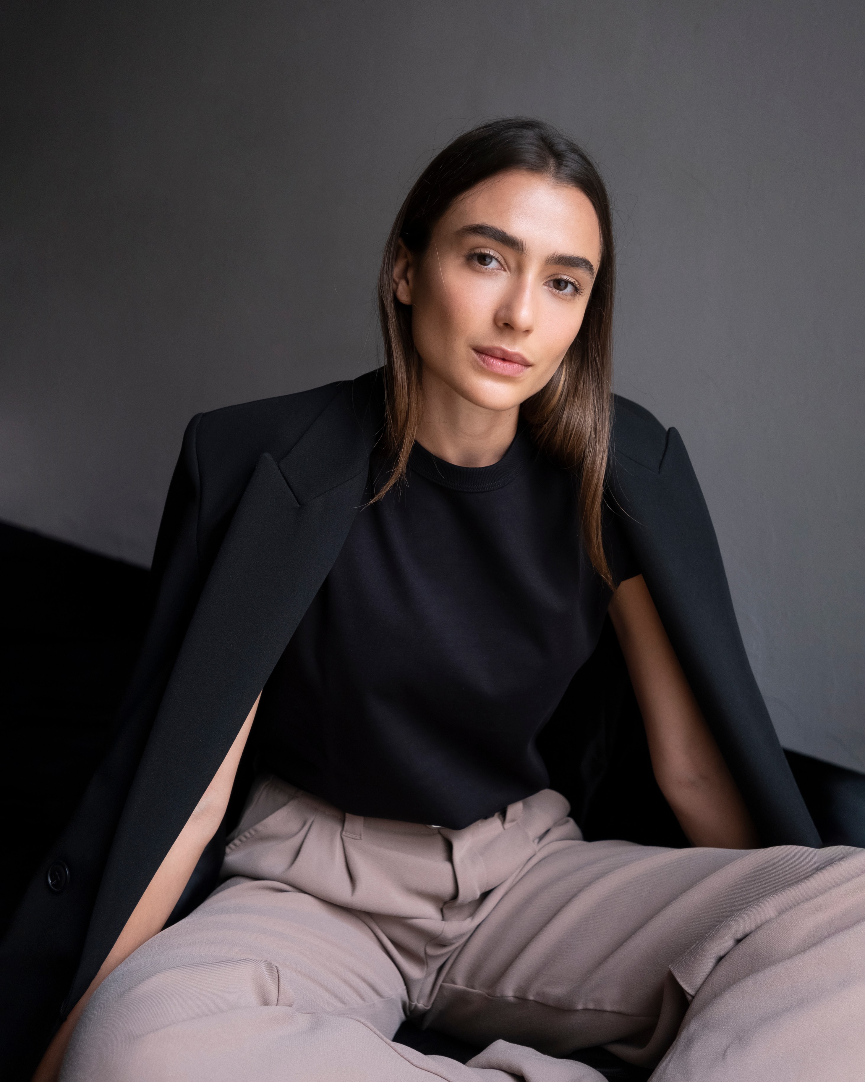 Laila Lourenzo — editorial de estudio